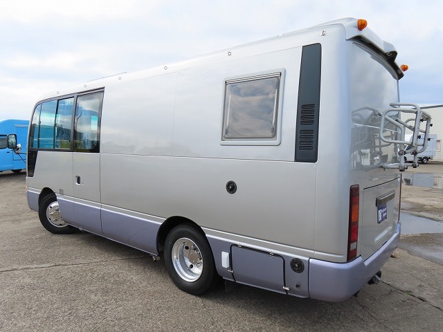 キャンピングカーバスコン