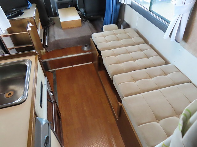 キャンピングカーバスコン