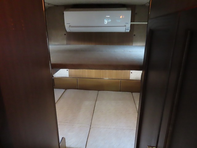 キャンピングカーバスコン