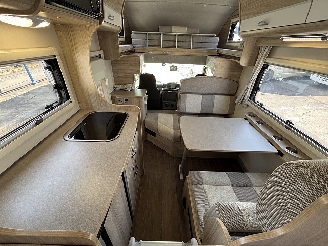 キャンピングカーキャブコン