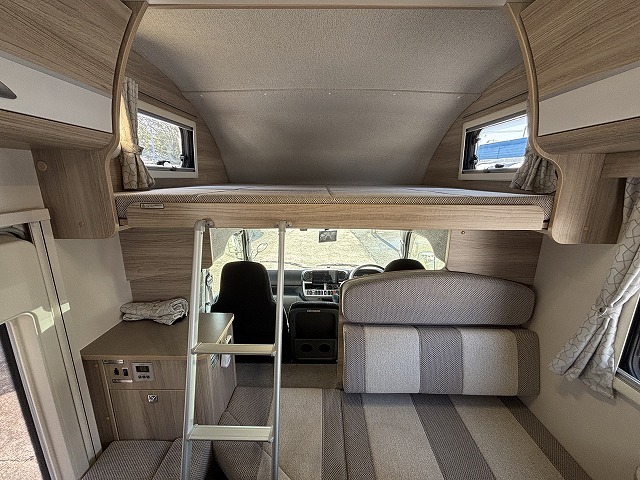 キャンピングカーキャブコン