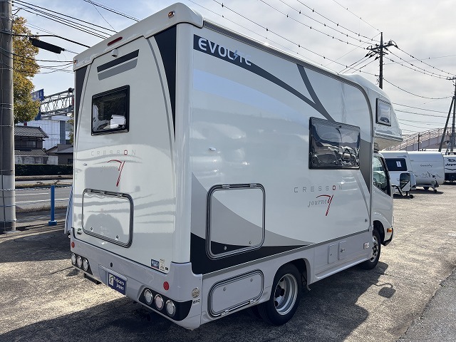 キャンピングカーキャブコン