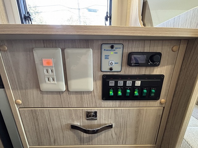 キャンピングカーキャブコン