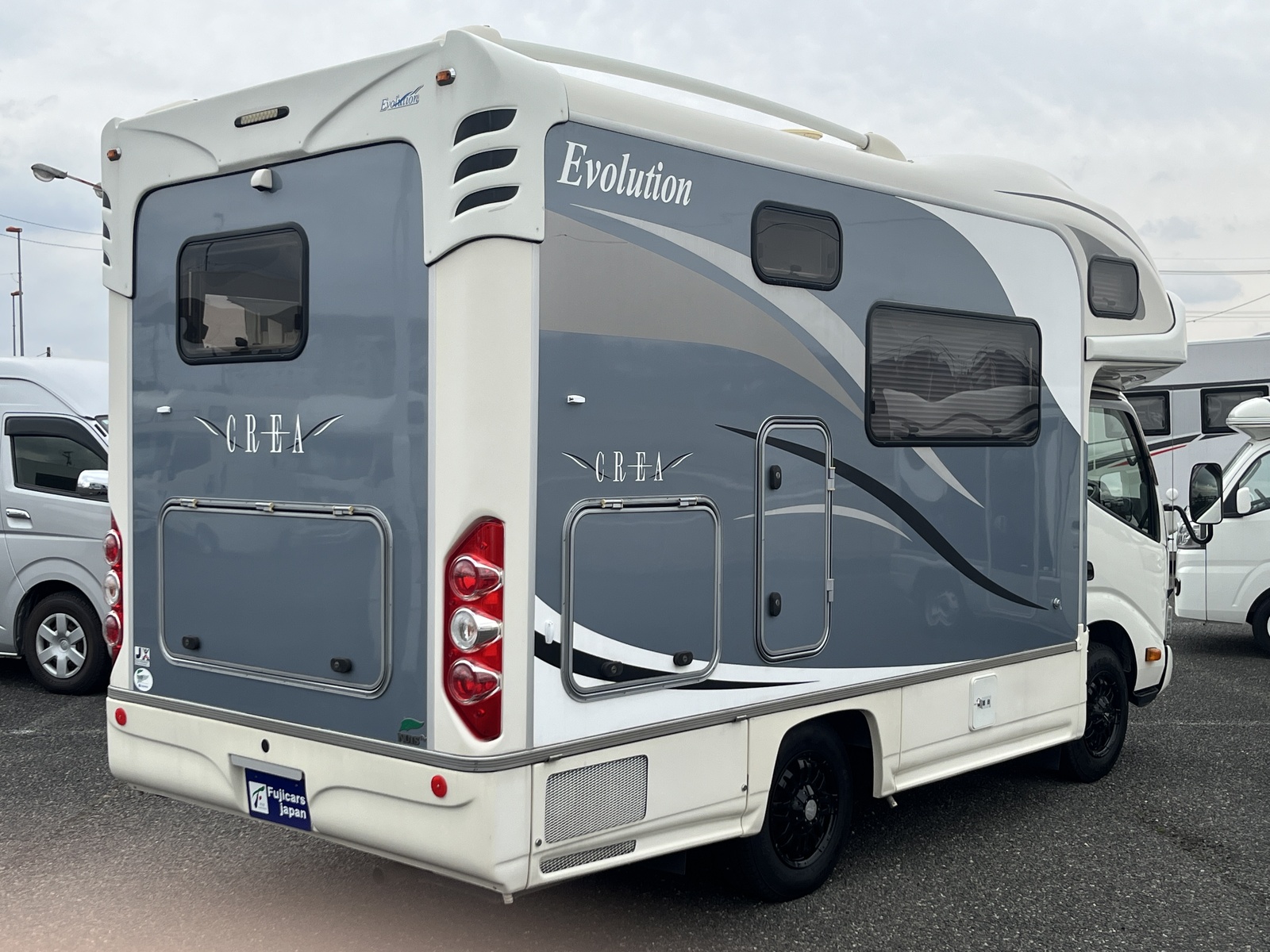 キャンピングカーキャブコン