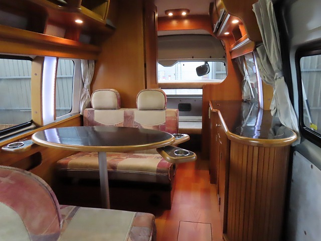 キャンピングカーバンコン