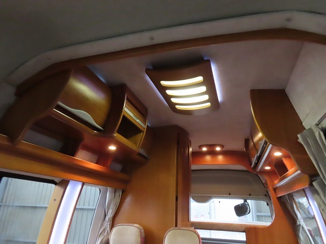 キャンピングカーバンコン