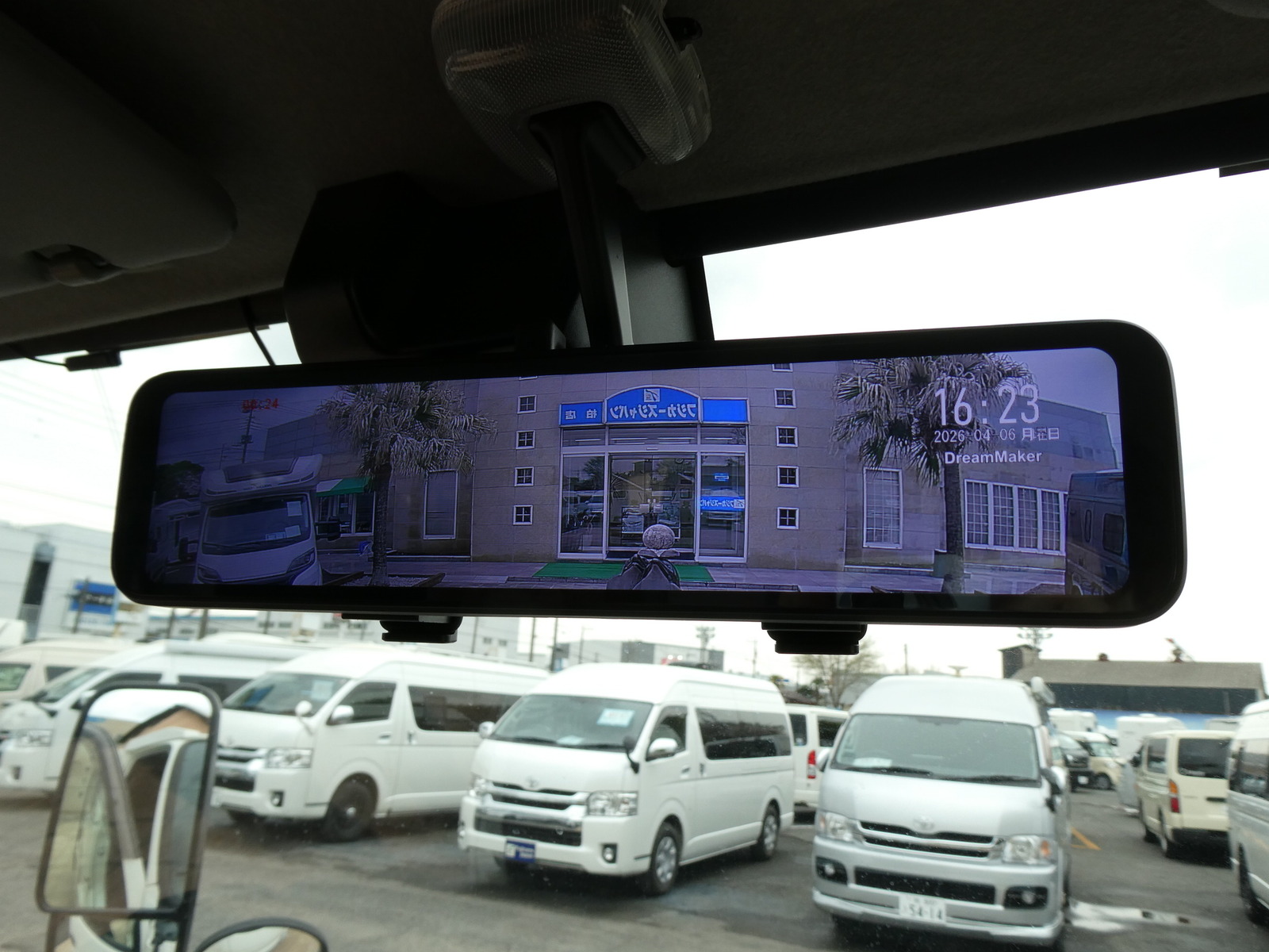 キャンピングカーキャブコン