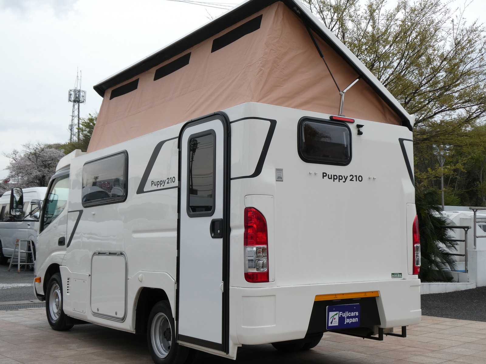 キャンピングカーキャブコン