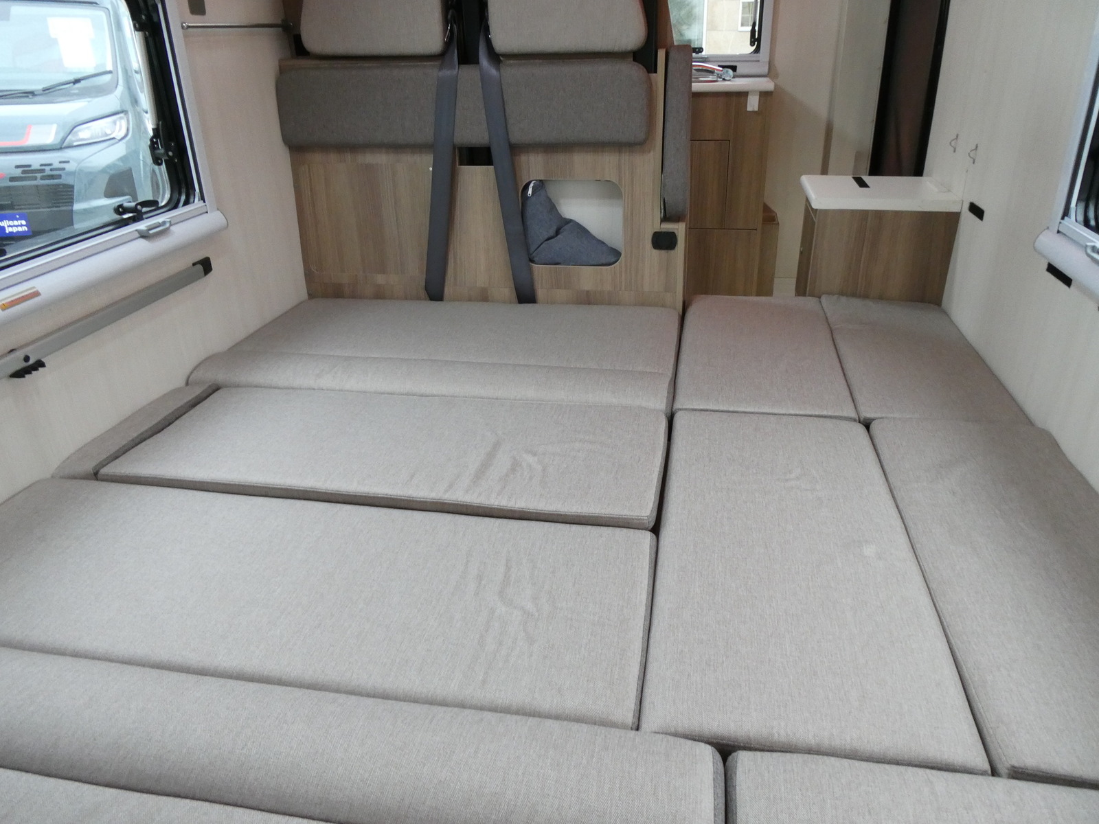 キャンピングカーキャブコン