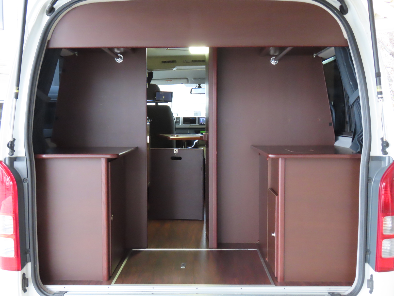 キャンピングカーバンコン