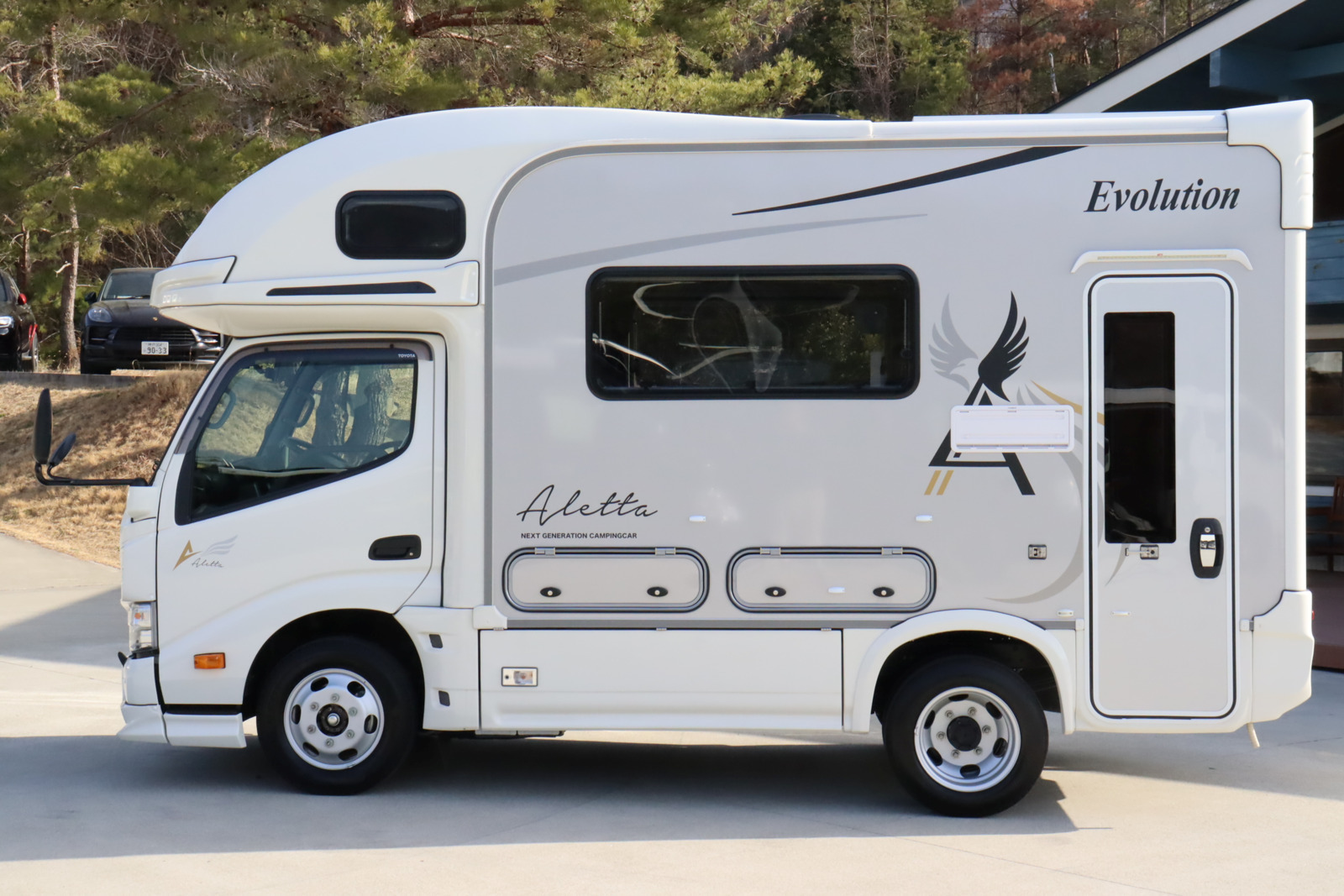 キャンピングカーキャブコン