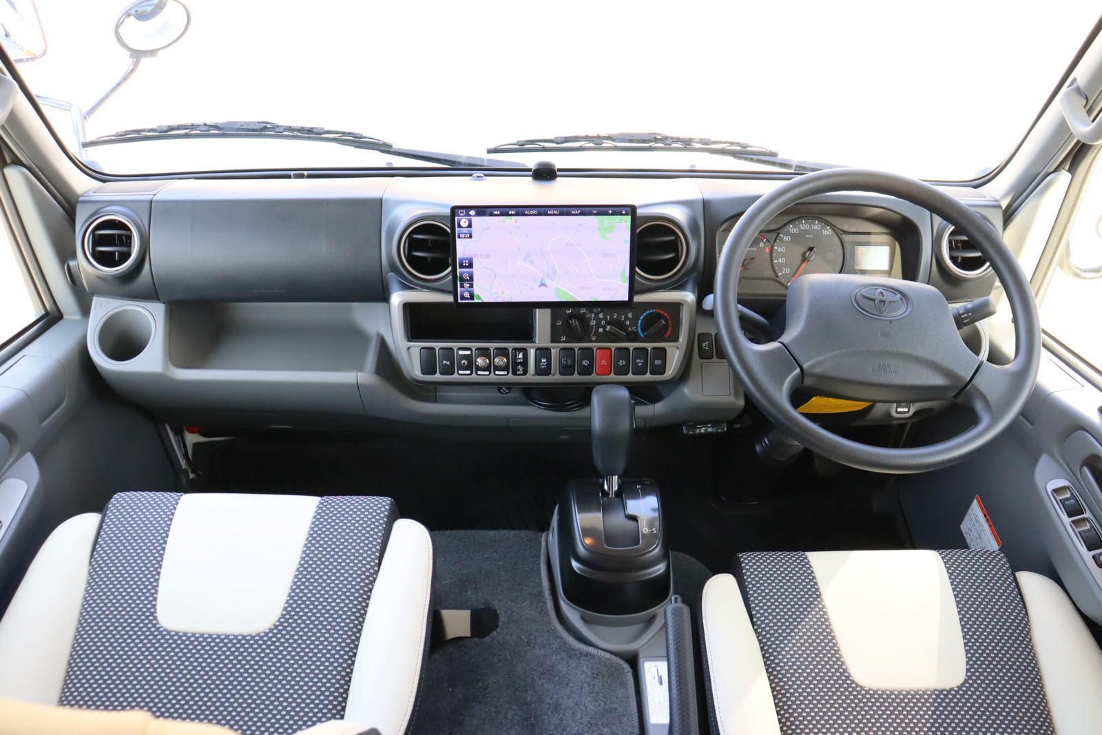 キャンピングカーキャブコン