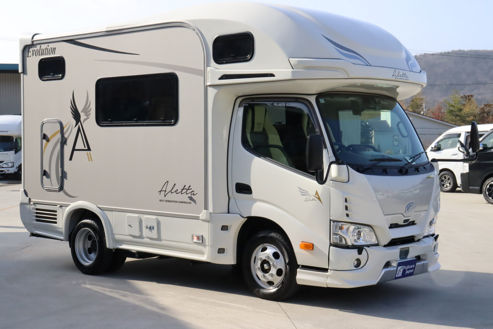 キャンピングカーキャブコン