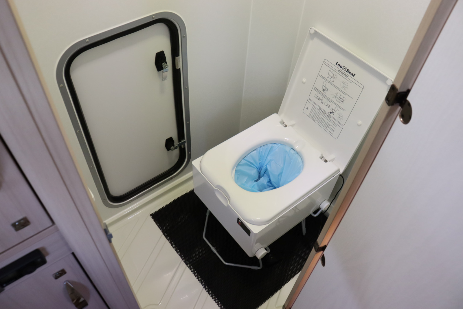 キャンピングカーキャブコン