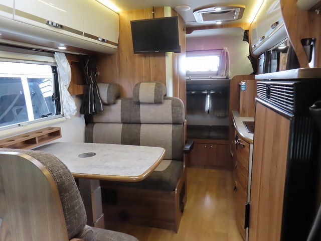 キャンピングカーキャブコン