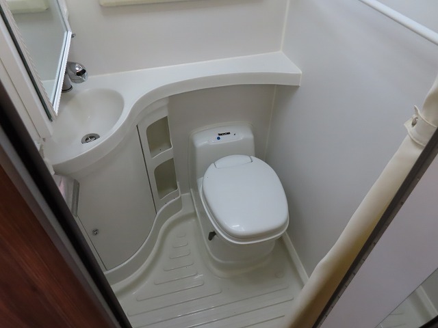 キャンピングカーキャブコン