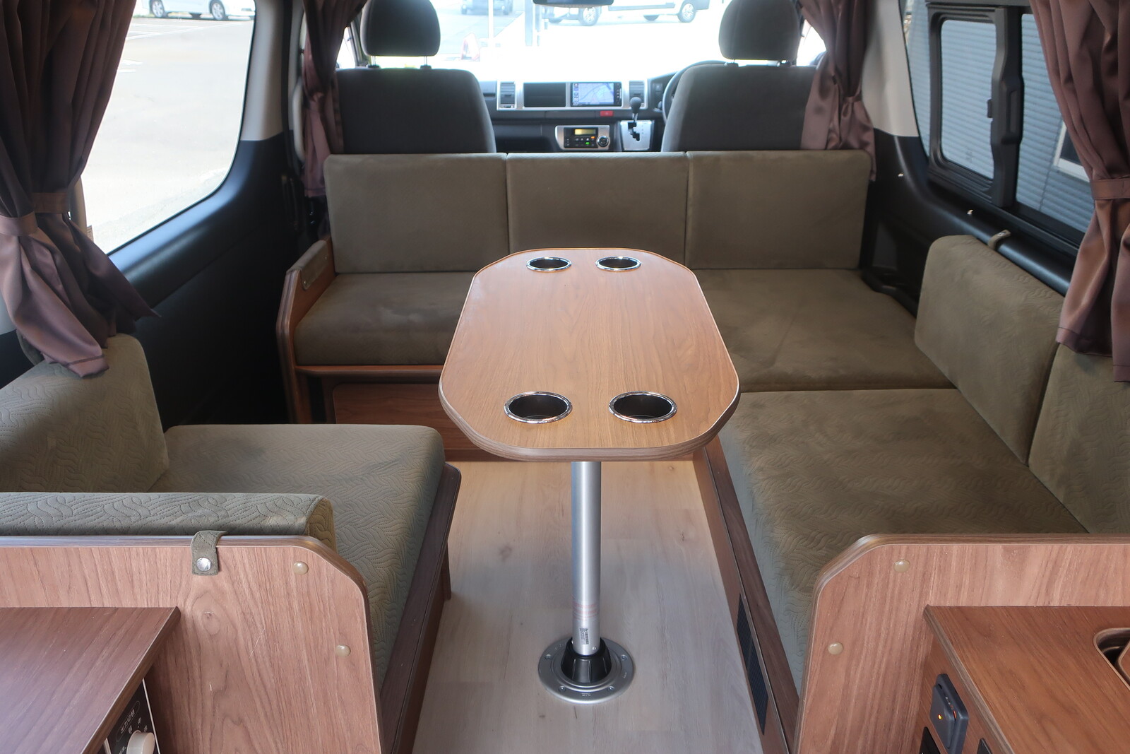 キャンピングカーバンコン