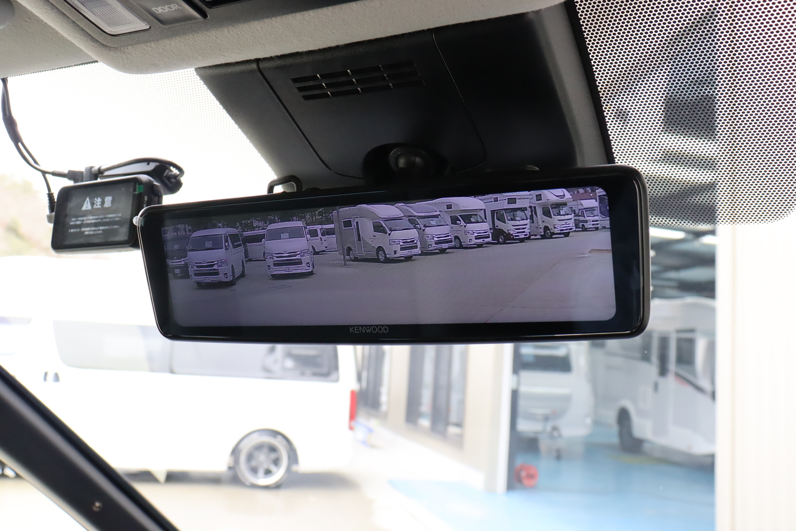 キャンピングカーバンコン