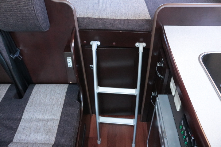 キャンピングカーキャブコン