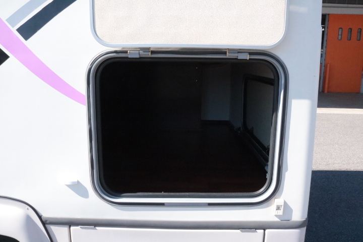 キャンピングカーキャブコン