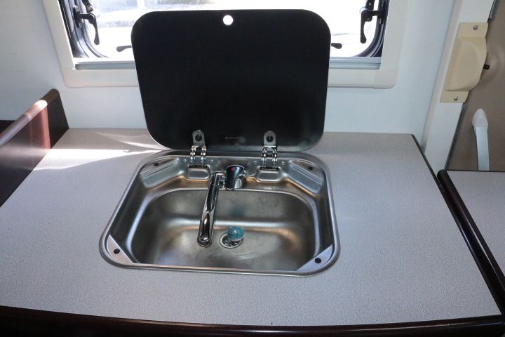 キャンピングカーキャブコン