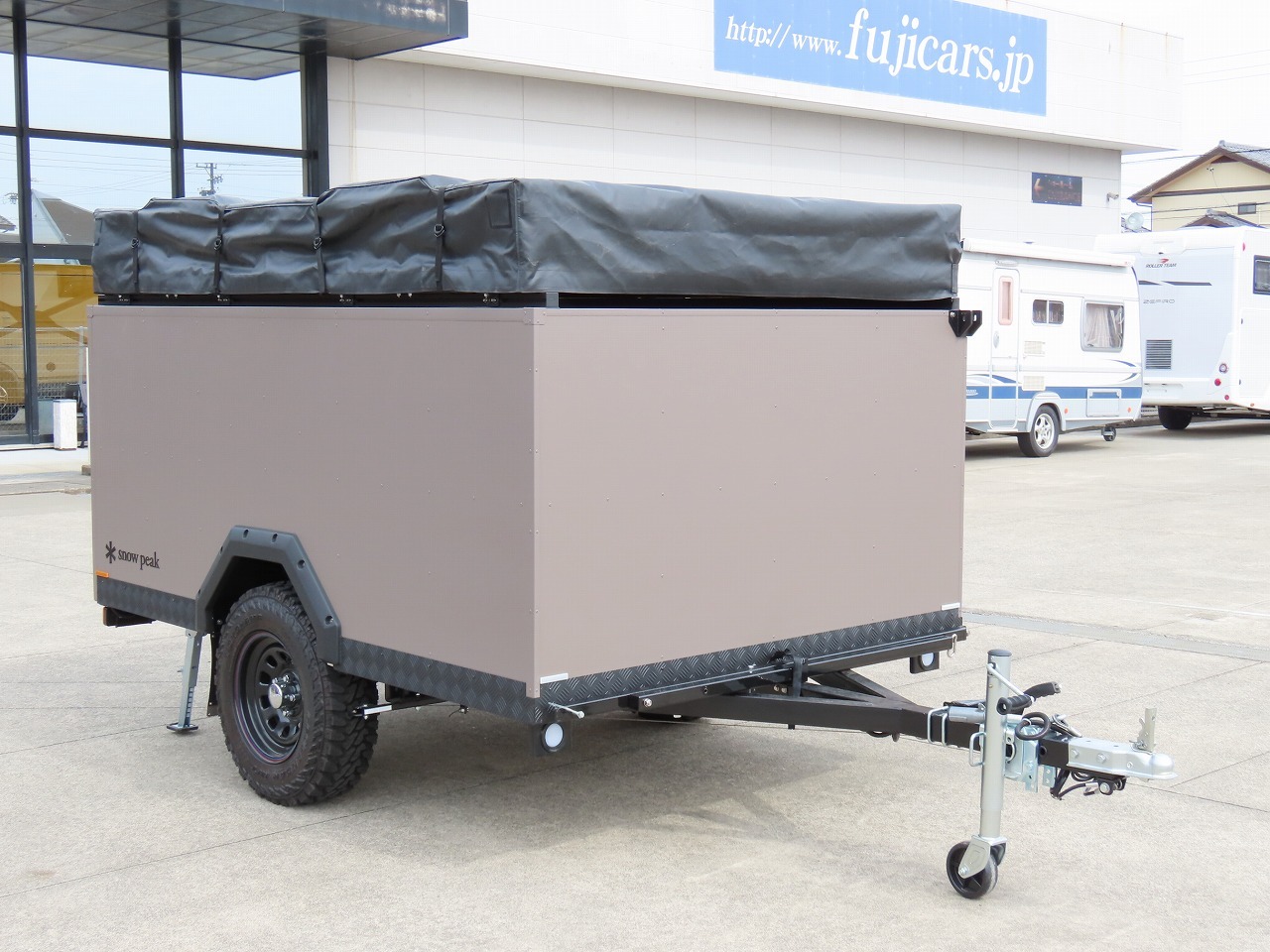 キャンピングカートレーラー