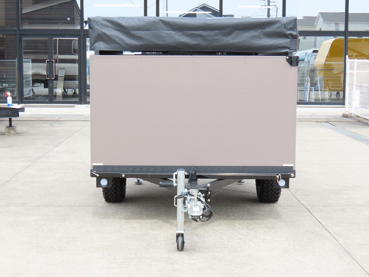 キャンピングカートレーラー