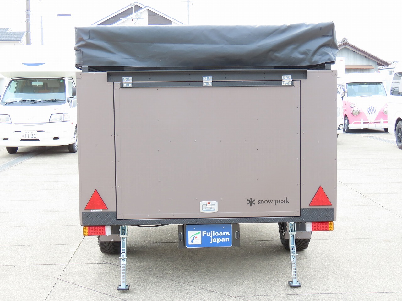 キャンピングカートレーラー