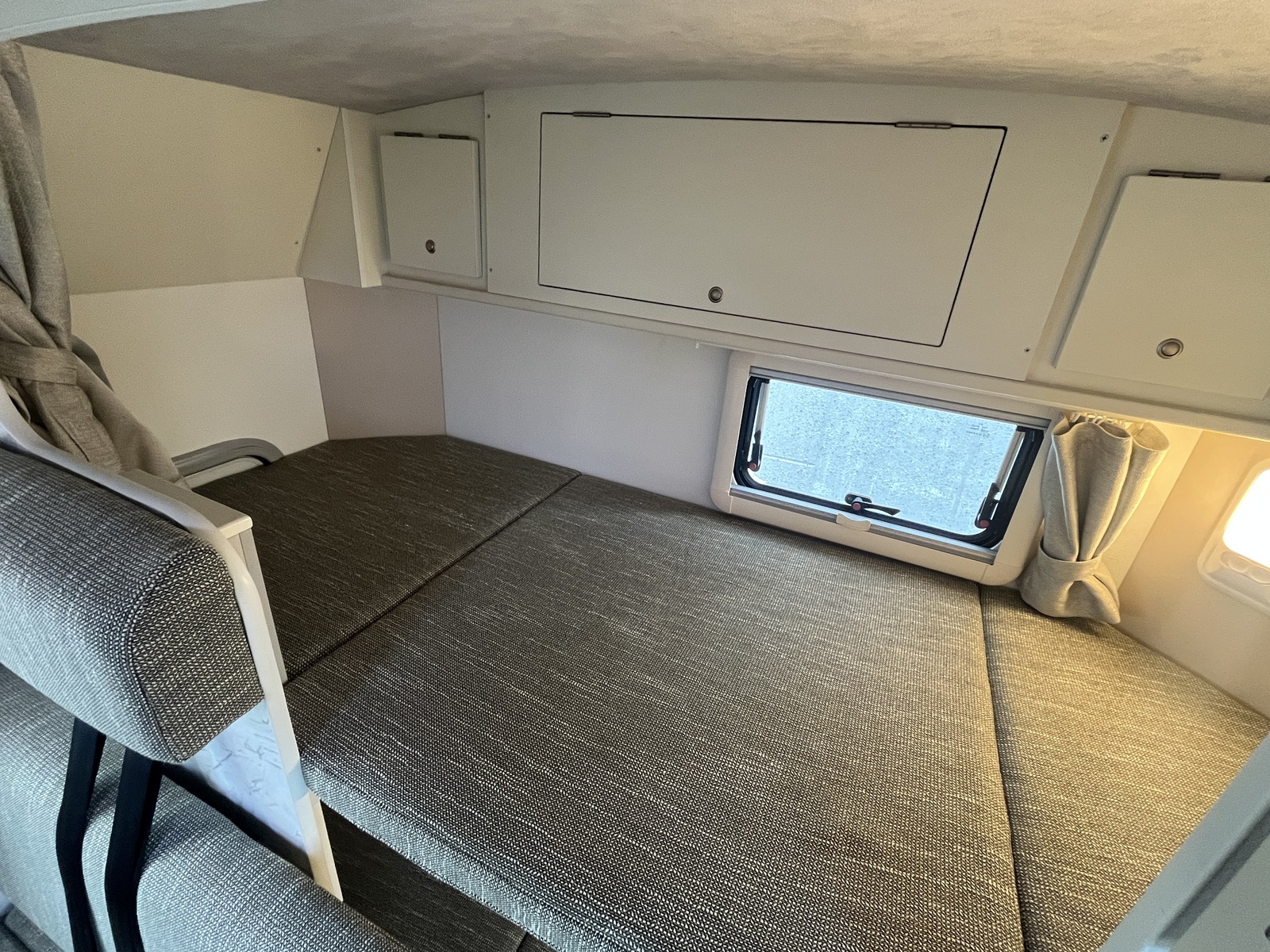 キャンピングカーキャブコン