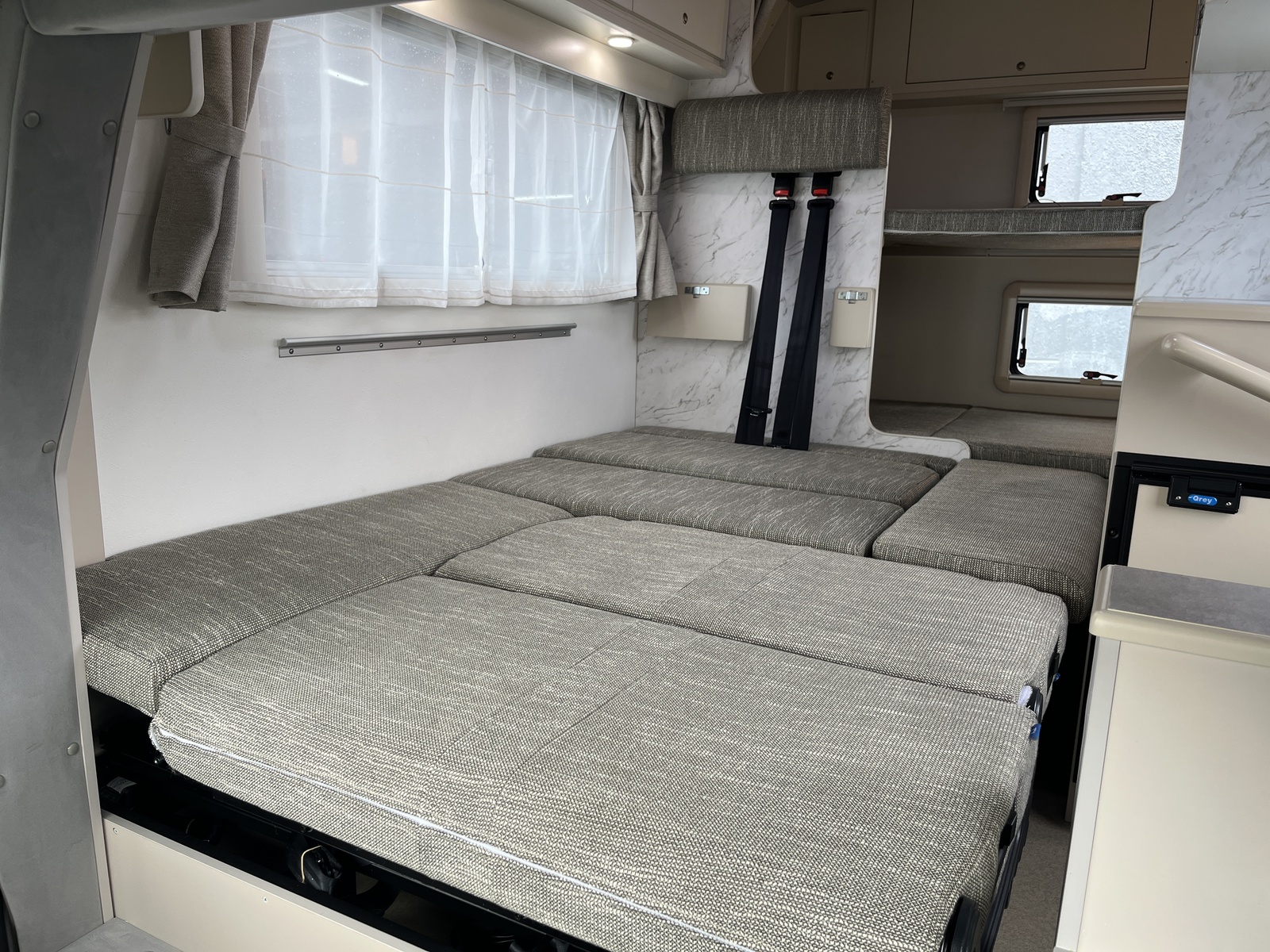 キャンピングカーキャブコン