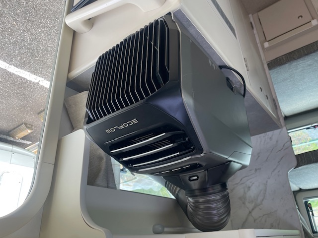 キャンピングカーキャブコン