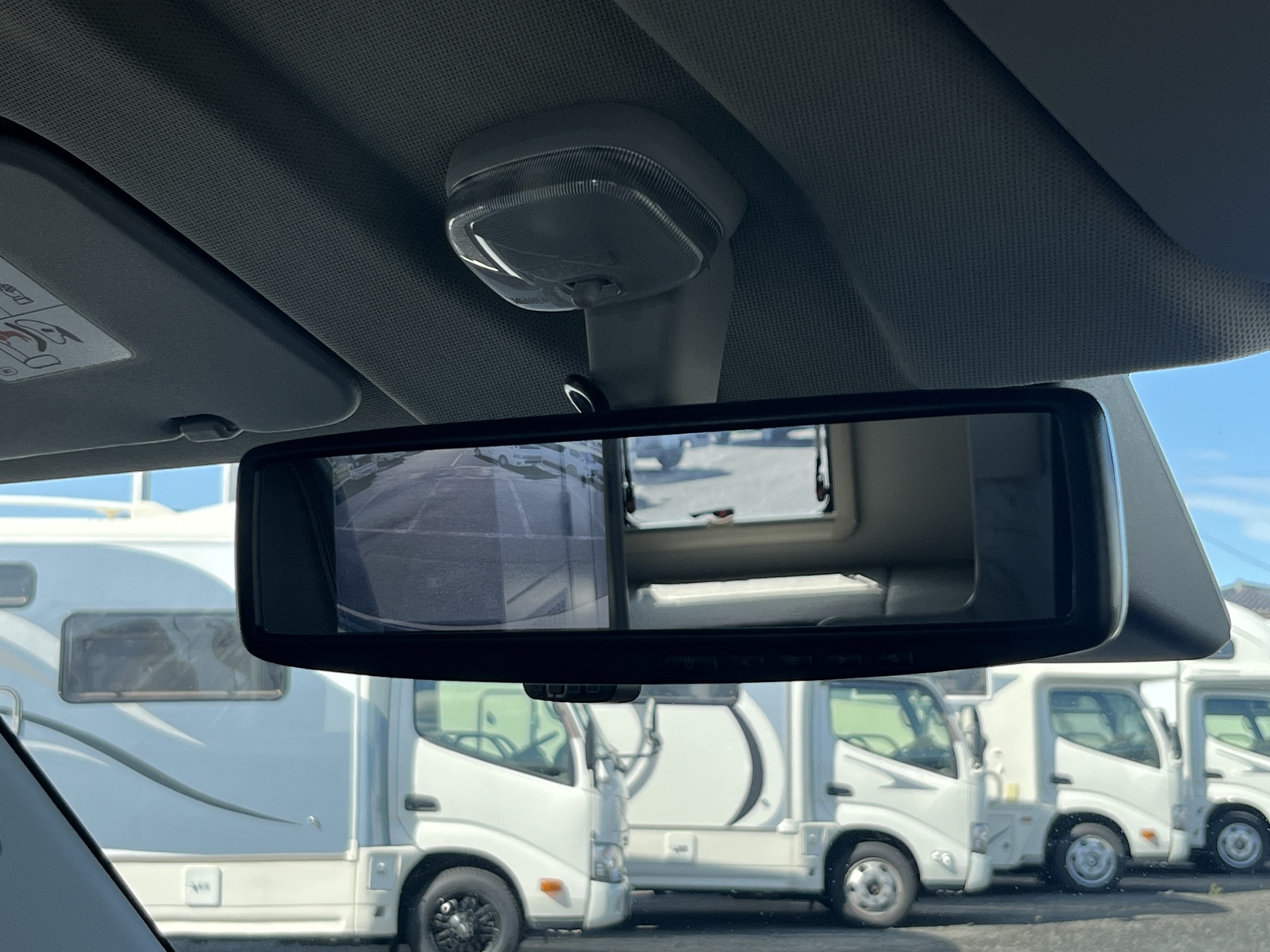 キャンピングカーキャブコン