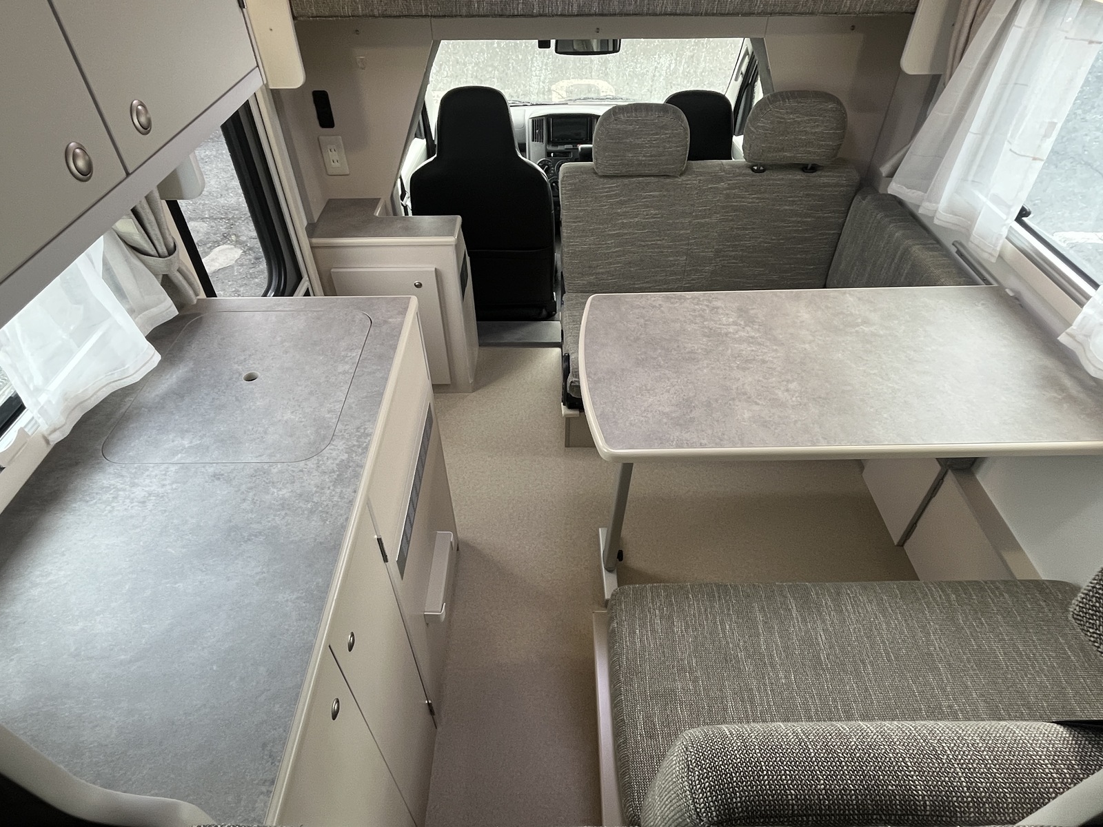 キャンピングカーキャブコン