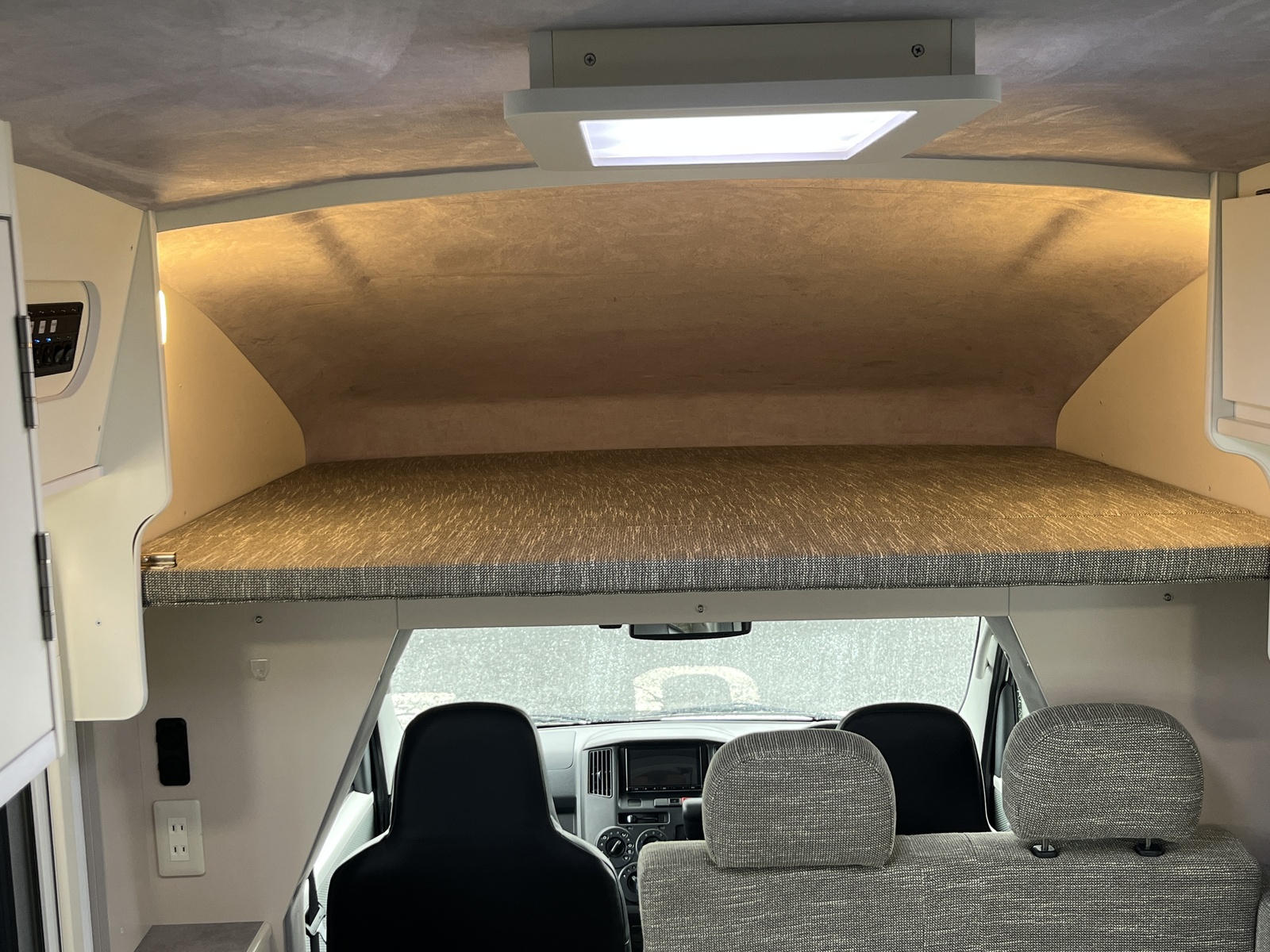 キャンピングカーキャブコン