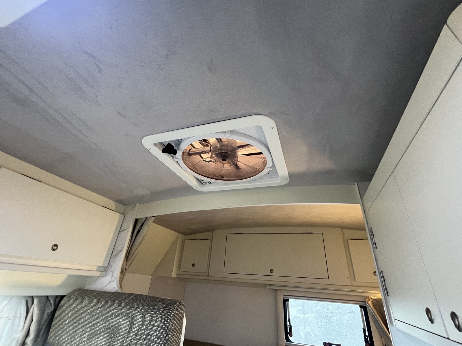 キャンピングカーキャブコン