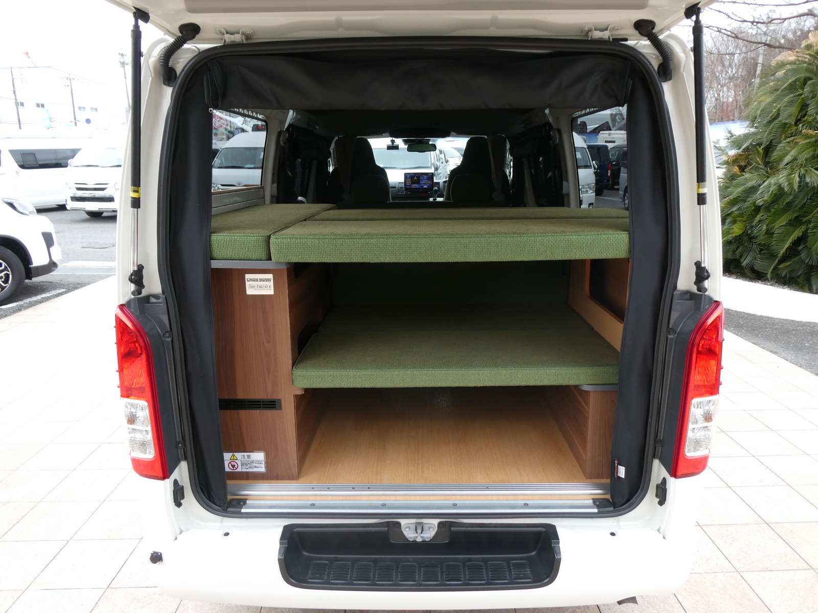 キャンピングカーバンコン