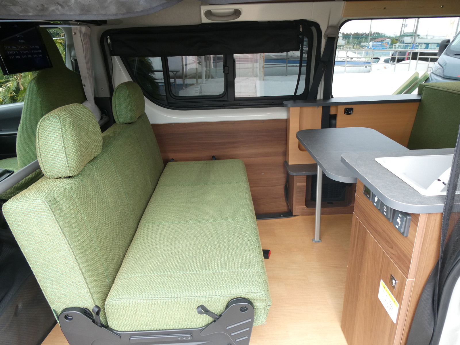 キャンピングカーバンコン