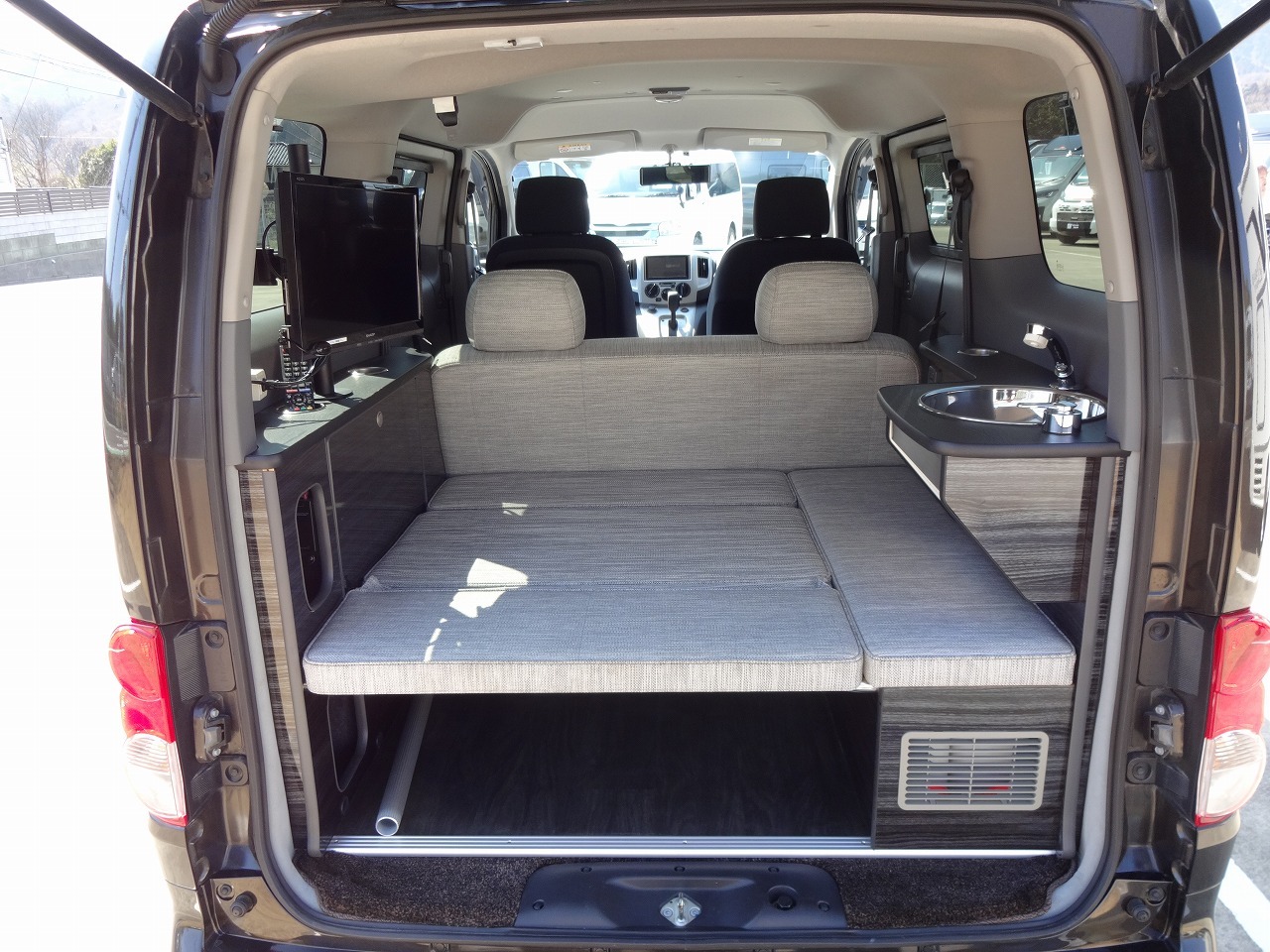 キャンピングカーバンコン