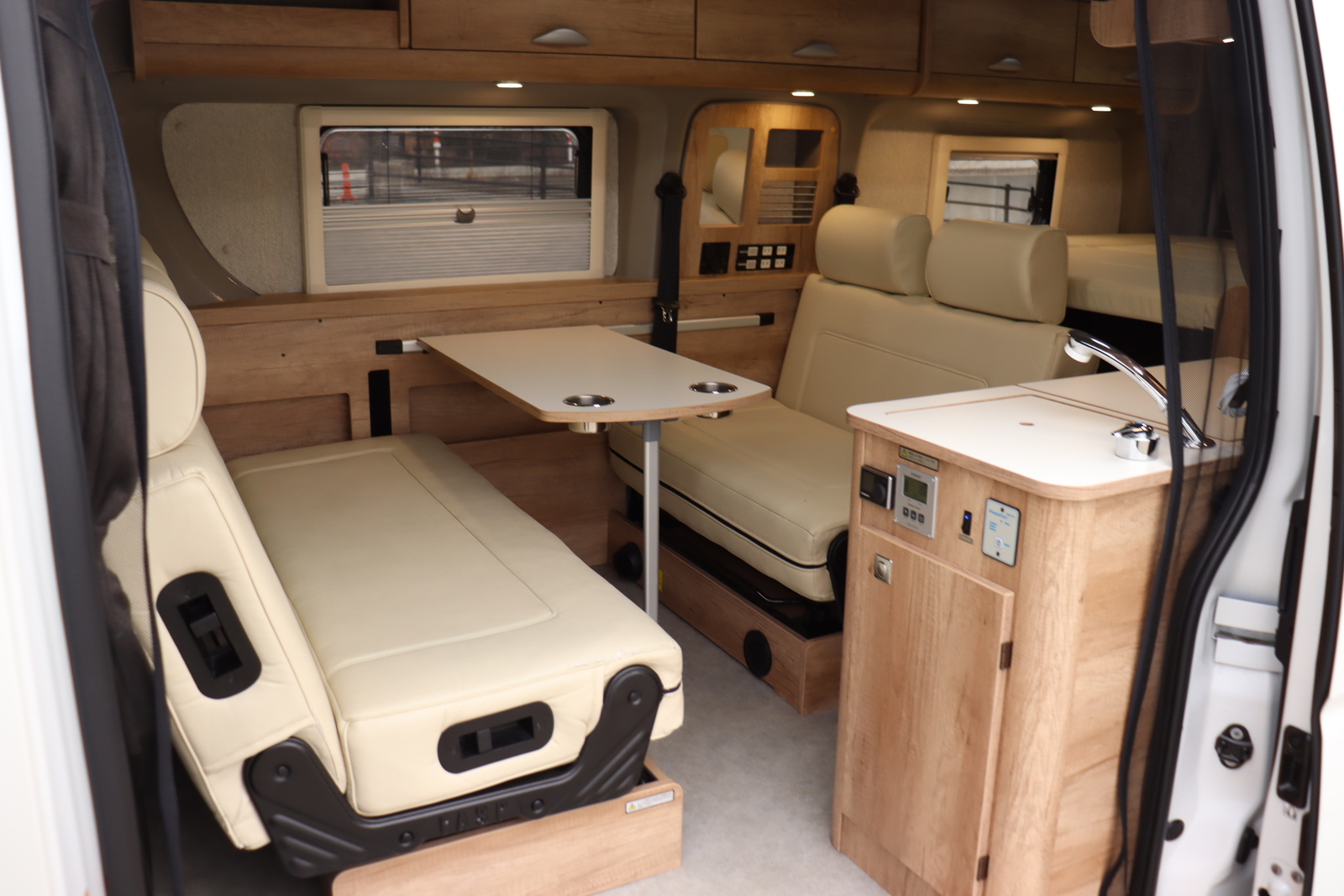 キャンピングカーバンコン