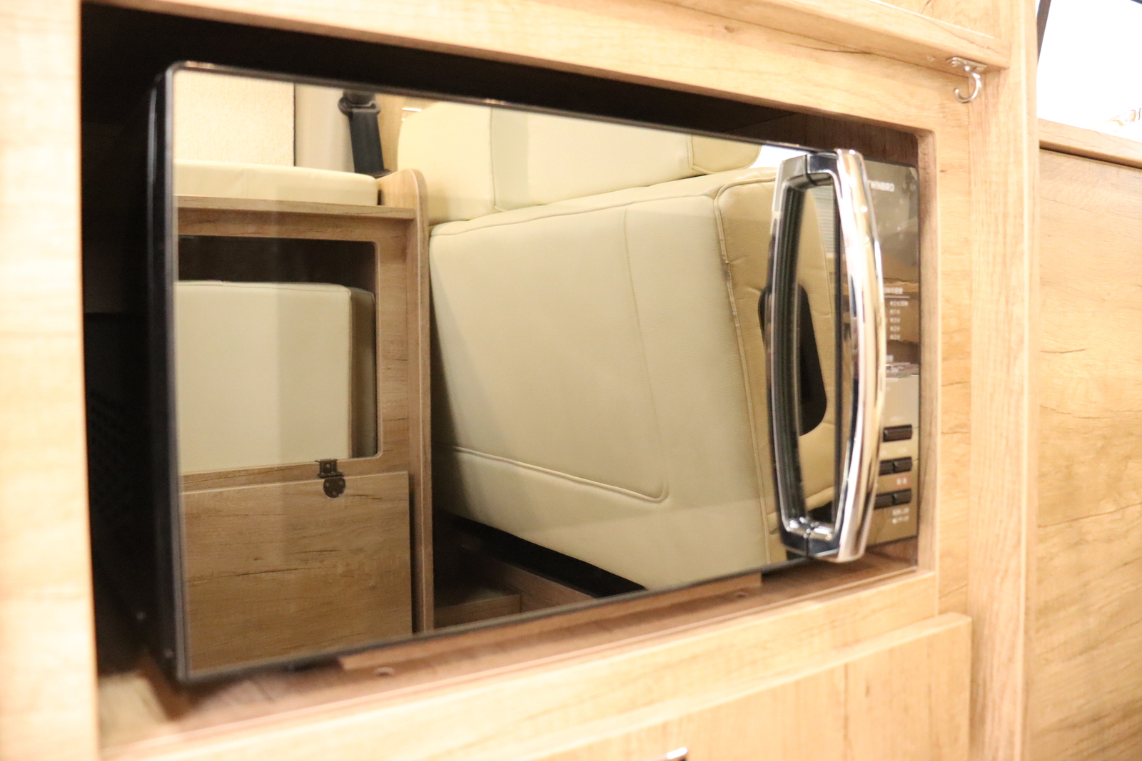 キャンピングカーバンコン