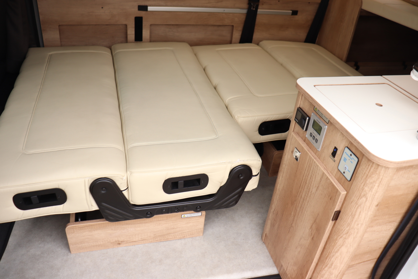 キャンピングカーバンコン