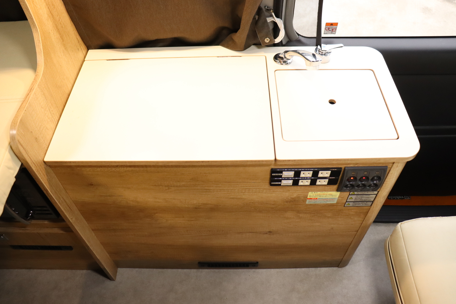 キャンピングカーバンコン