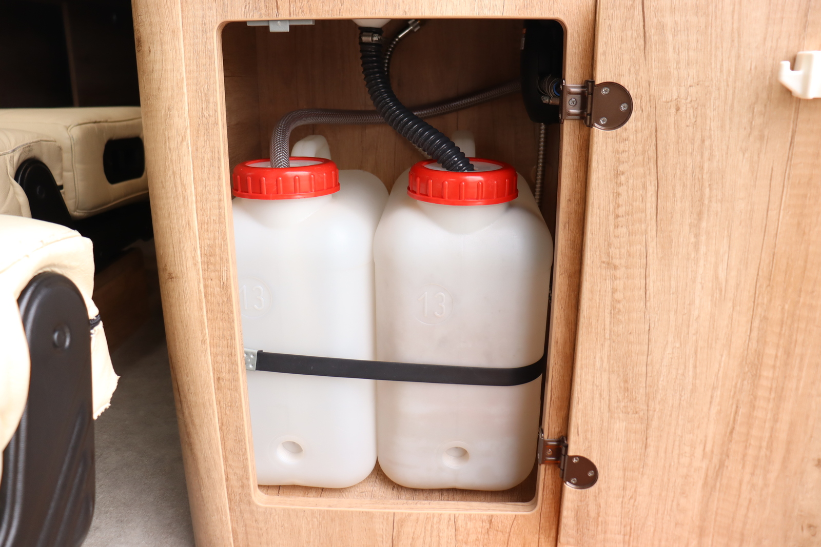 キャンピングカーバンコン