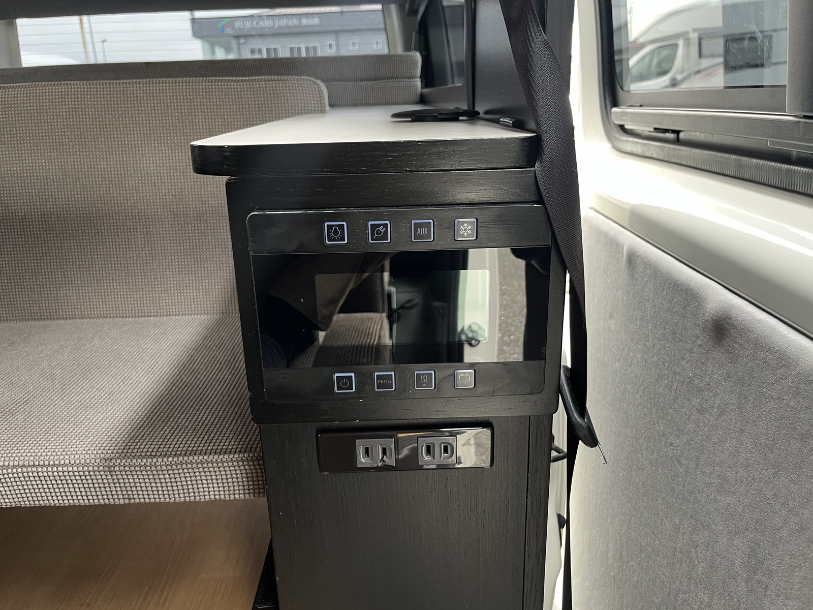 キャンピングカーバンコン