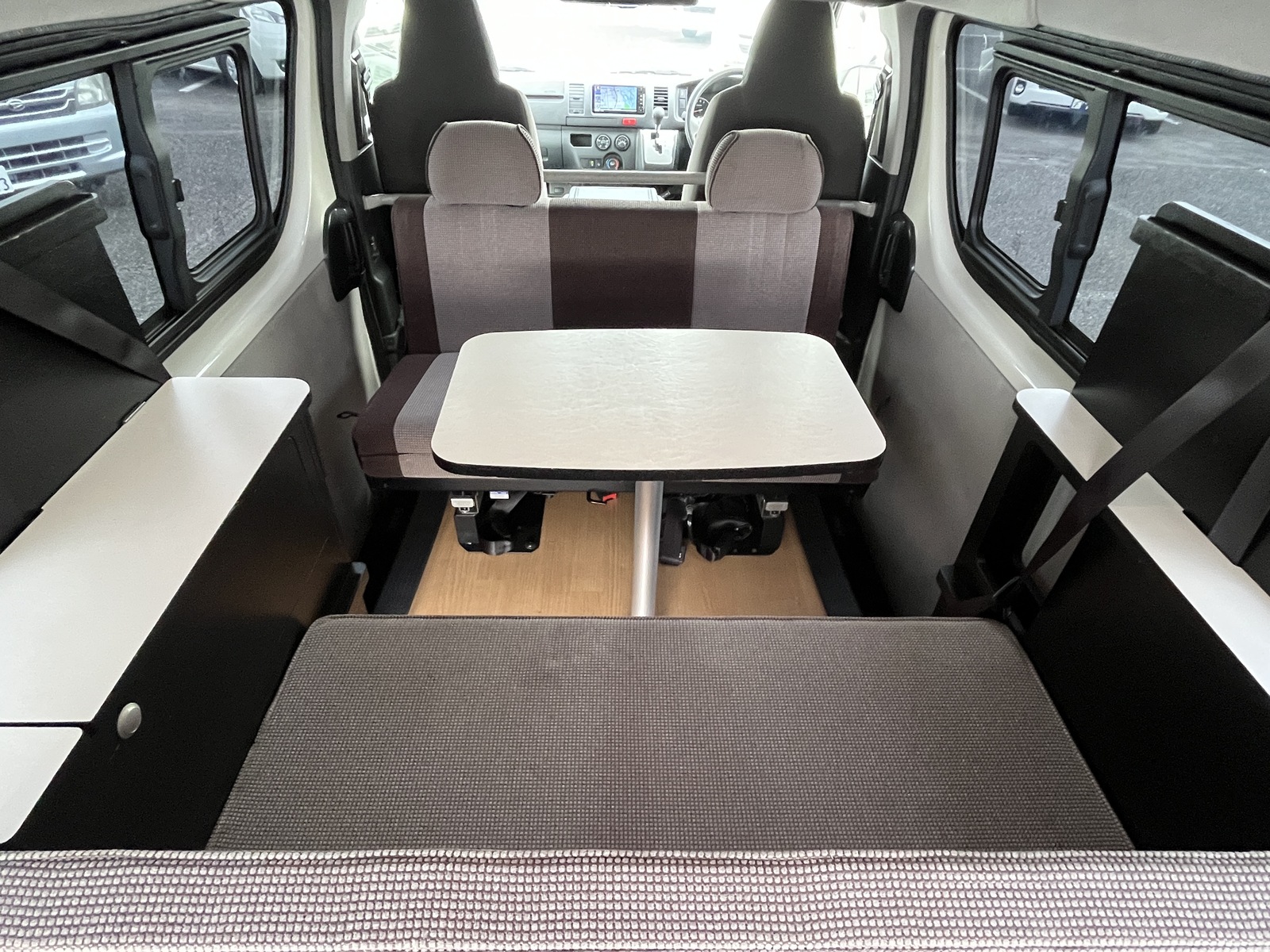 キャンピングカーバンコン