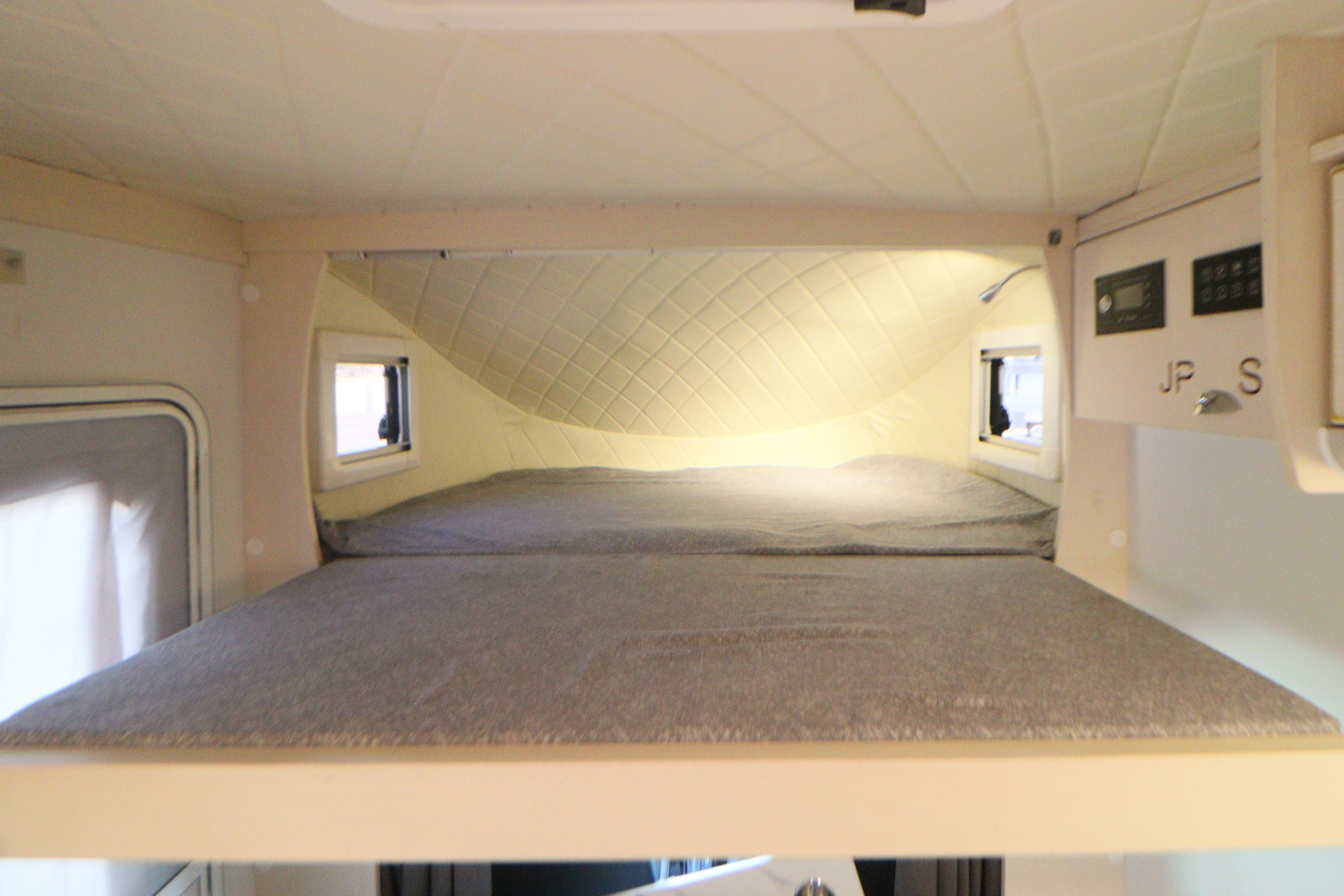 キャンピングカー軽キャンパー