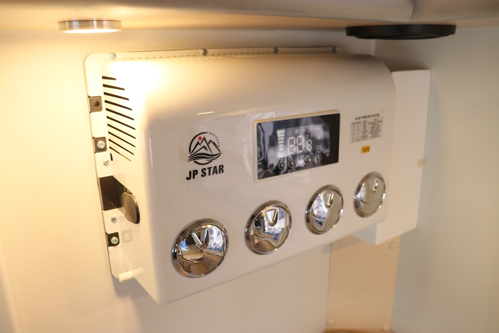 キャンピングカー軽キャンパー