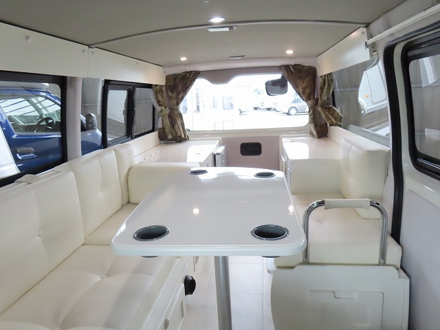 キャンピングカーバンコン