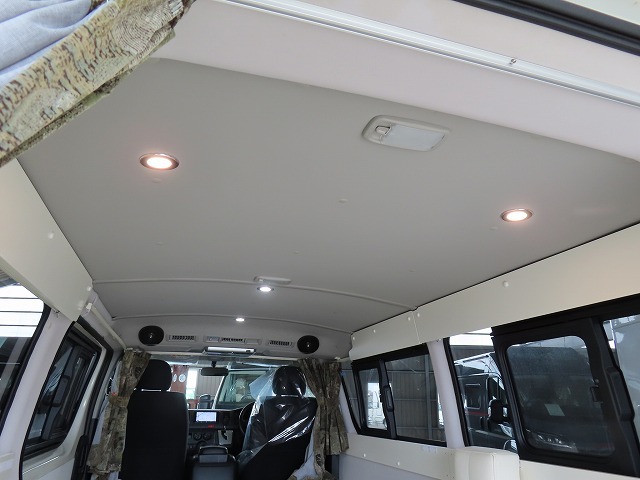 キャンピングカーバンコン