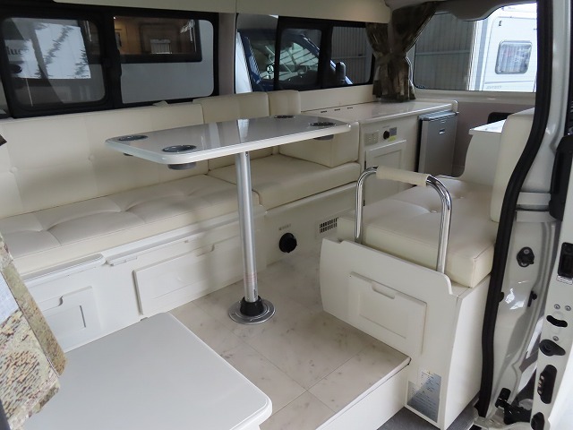 キャンピングカーバンコン